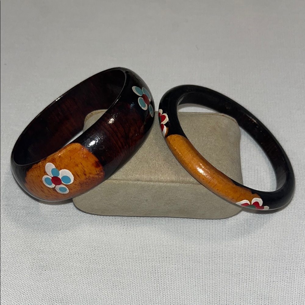 Vintage Floral Wooden Bangle Set.
